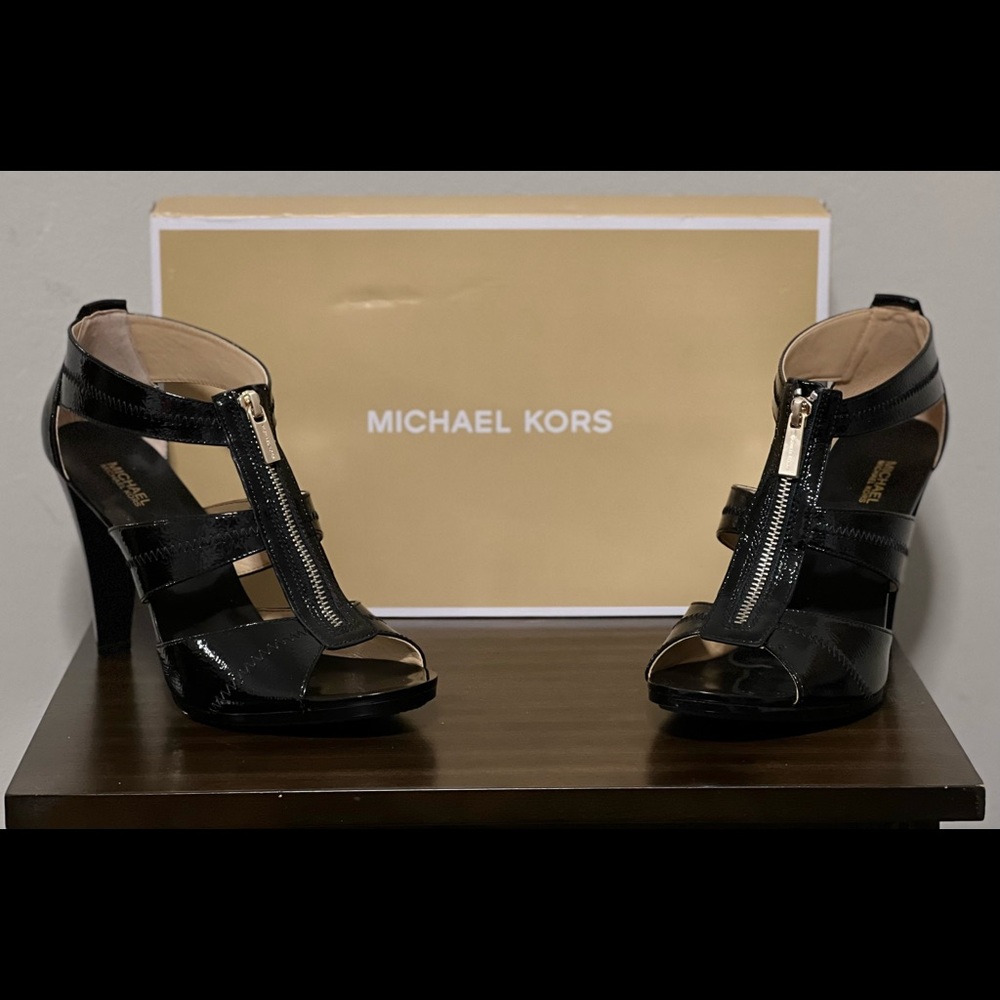 Michael Kors - BERKLEY T -STRAP CRINKLED PATENT